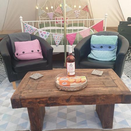 Hotel Wildberry Glamping Orgères-la-Roche Exteriér fotografie