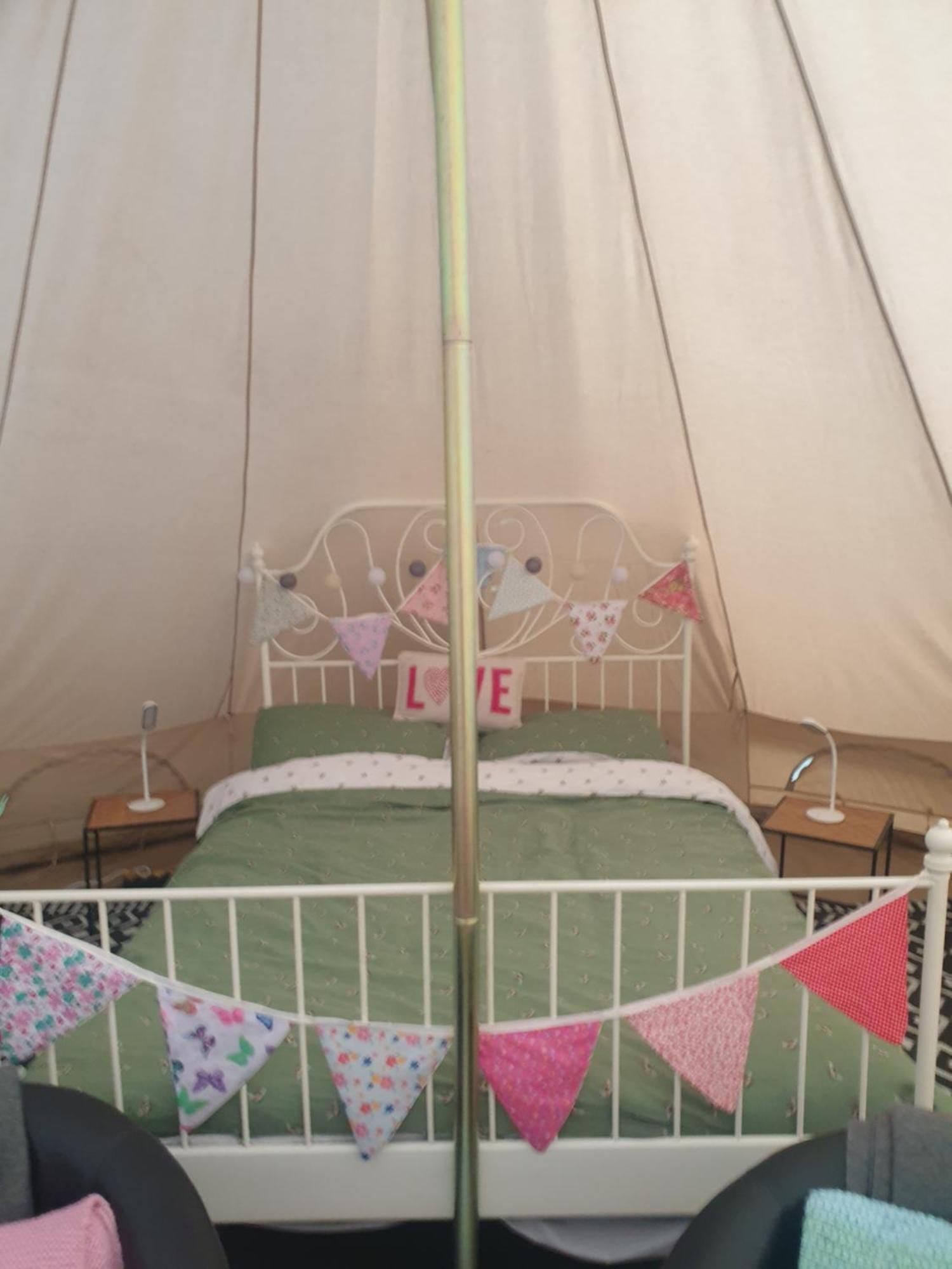 Hotel Wildberry Glamping Orgères-la-Roche Exteriér fotografie
