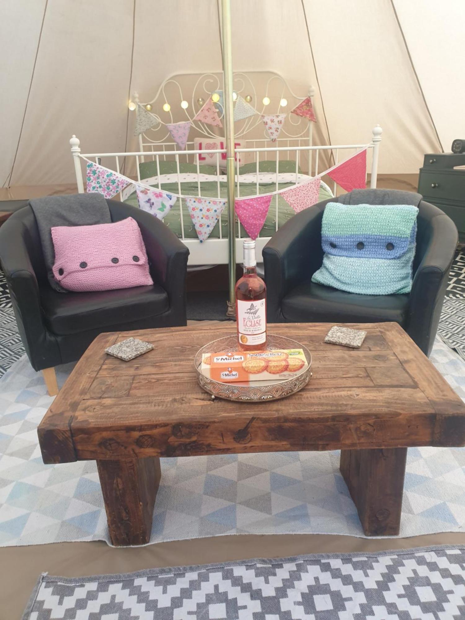 Hotel Wildberry Glamping Orgères-la-Roche Exteriér fotografie